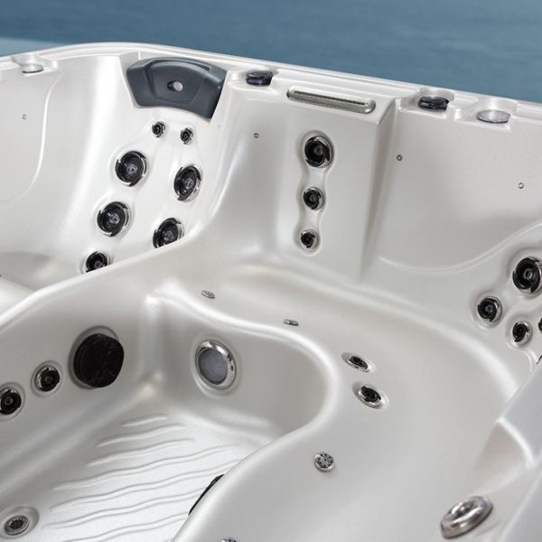 Гидромассажный спа бассейн Lovia Spa L503